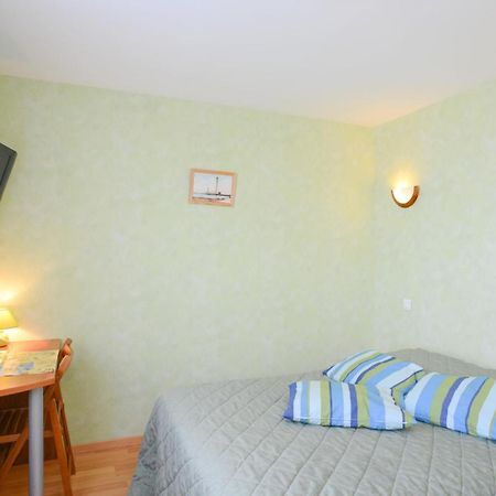 Au P'Tit Quinquin Hotel Le Val-Saint-Pere Ngoại thất bức ảnh