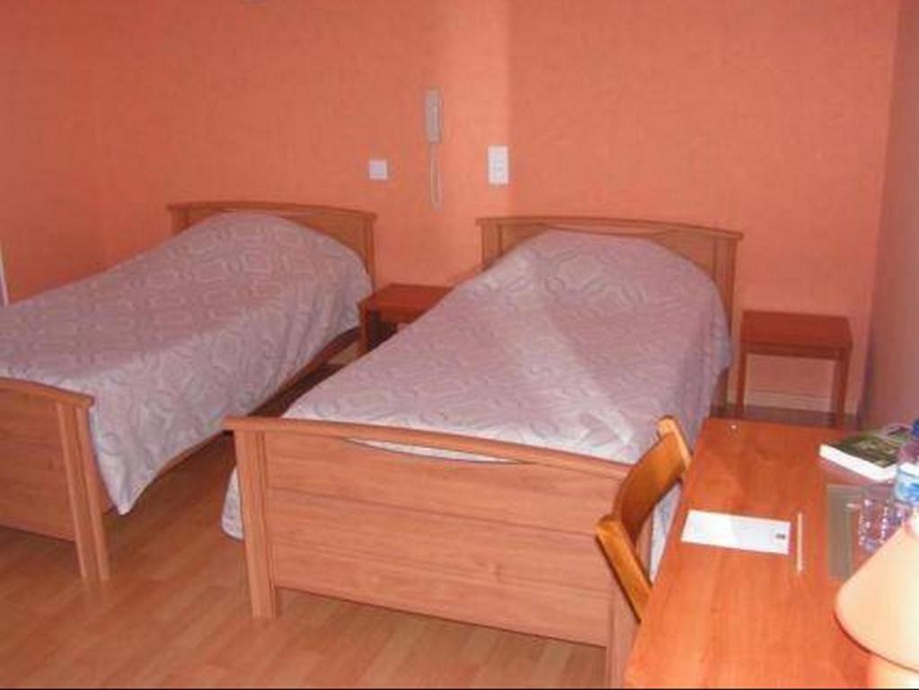 Au P'Tit Quinquin Hotel Le Val-Saint-Pere Phòng bức ảnh