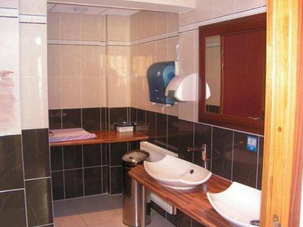 Au P'Tit Quinquin Hotel Le Val-Saint-Pere Ngoại thất bức ảnh