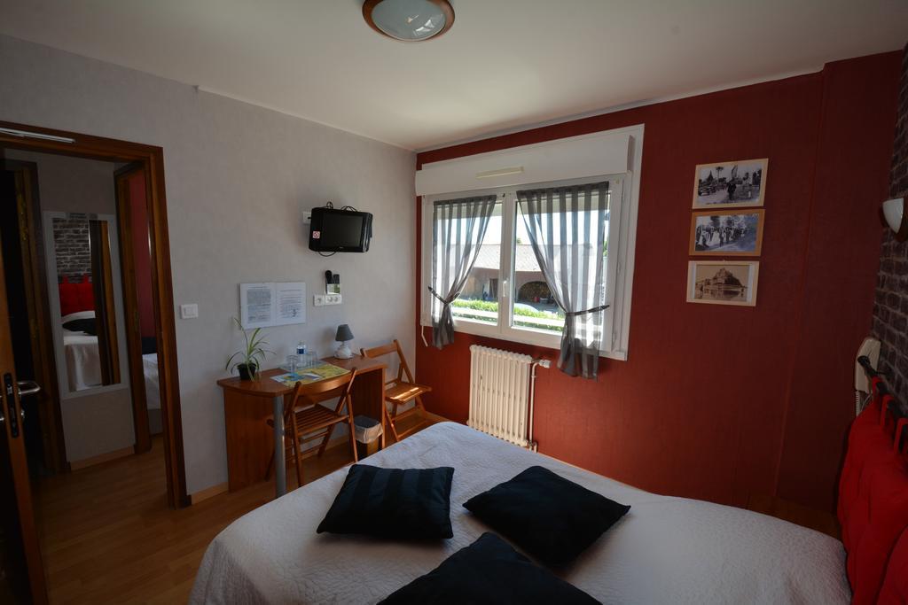 Au P'Tit Quinquin Hotel Le Val-Saint-Pere Ngoại thất bức ảnh