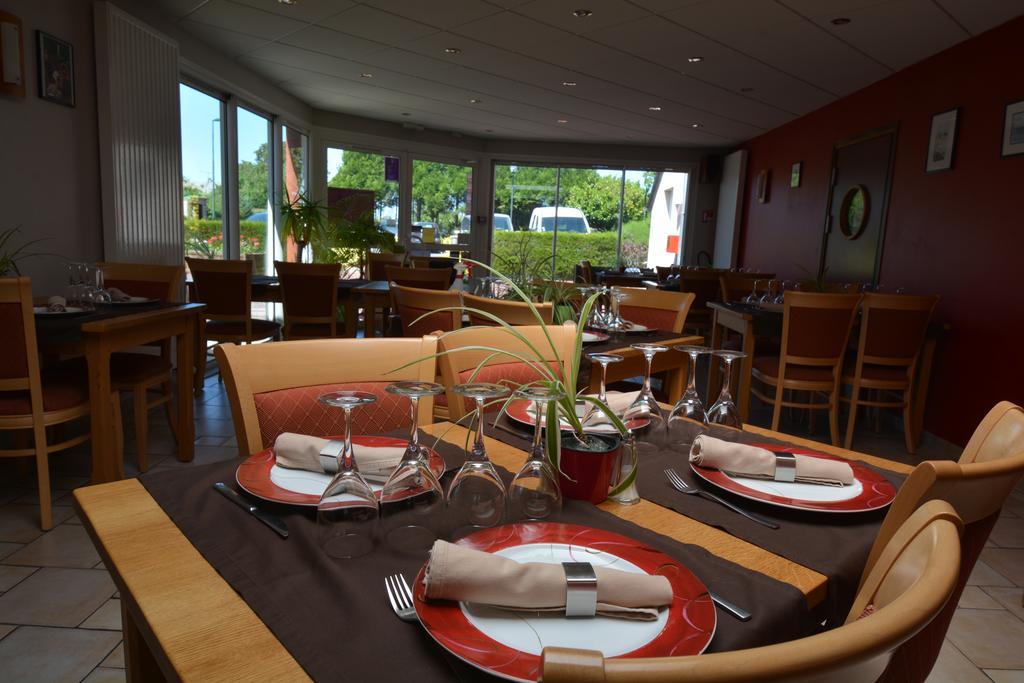 Au P'Tit Quinquin Hotel Le Val-Saint-Pere Ngoại thất bức ảnh