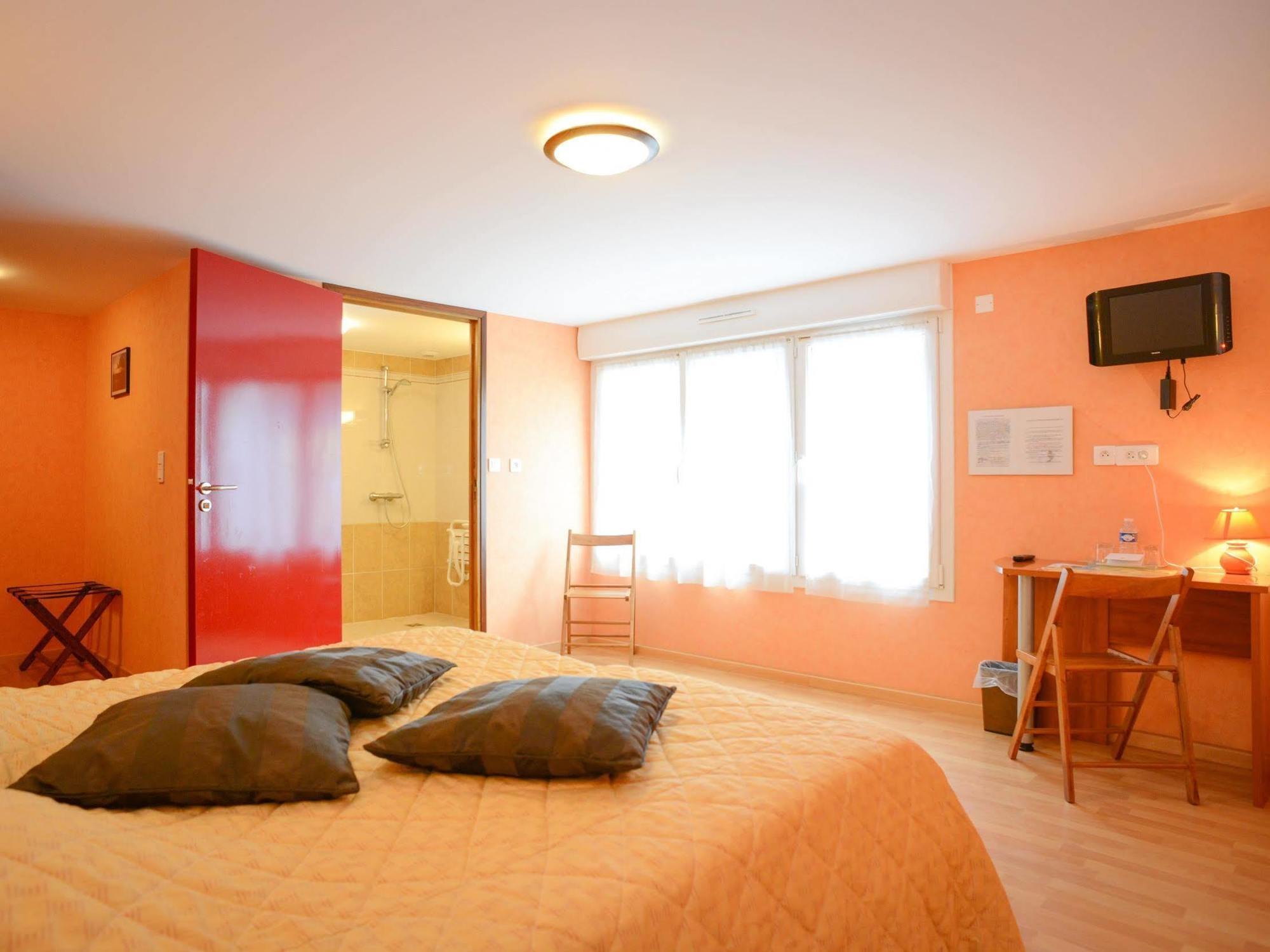Au P'Tit Quinquin Hotel Le Val-Saint-Pere Ngoại thất bức ảnh