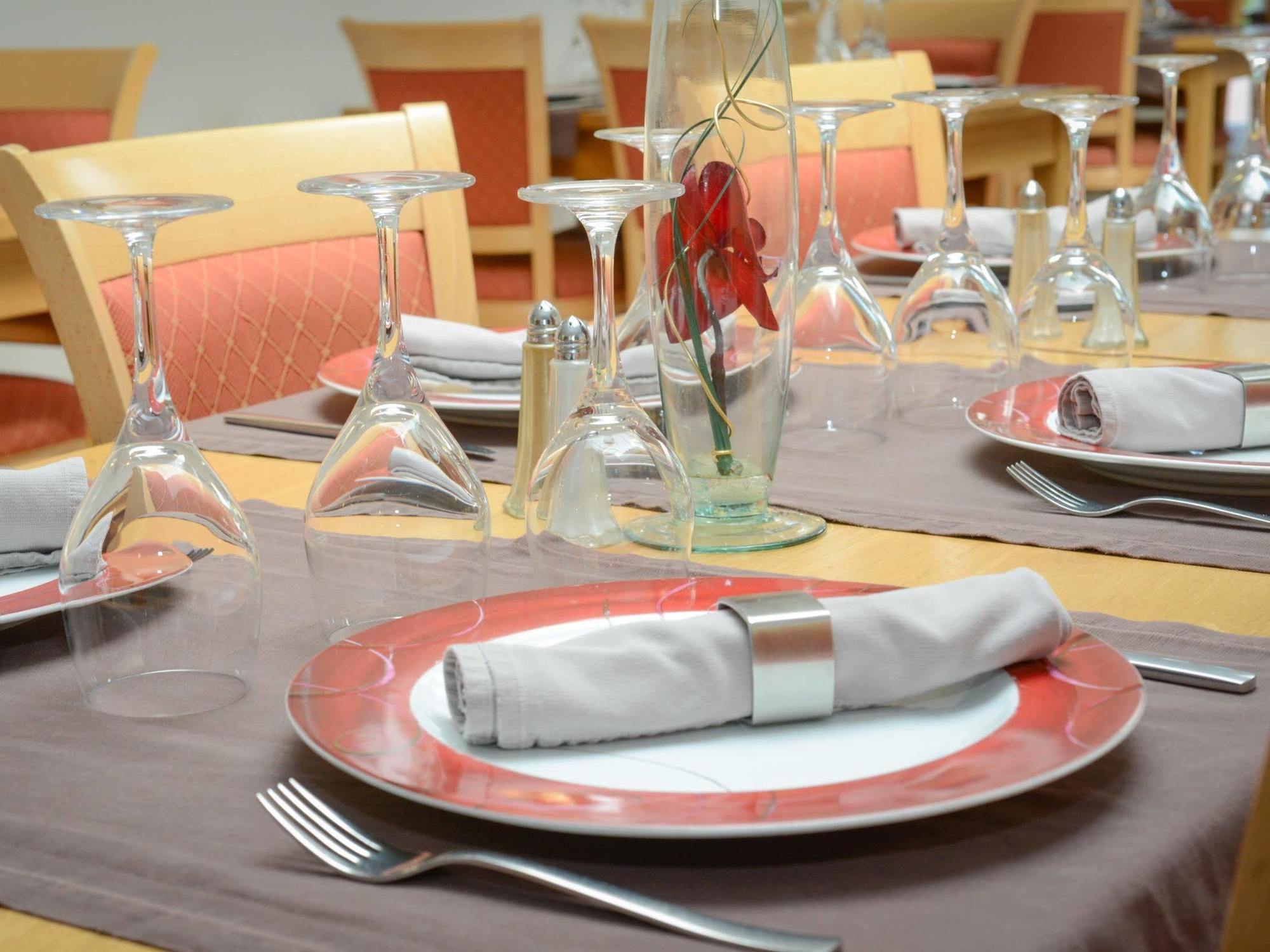 Au P'Tit Quinquin Hotel Le Val-Saint-Pere Ngoại thất bức ảnh