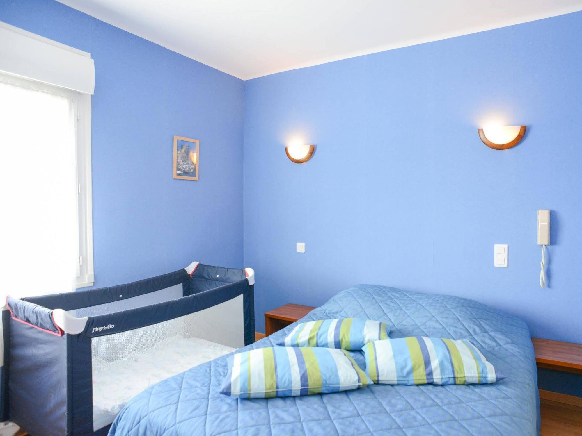 Au P'Tit Quinquin Hotel Le Val-Saint-Pere Ngoại thất bức ảnh